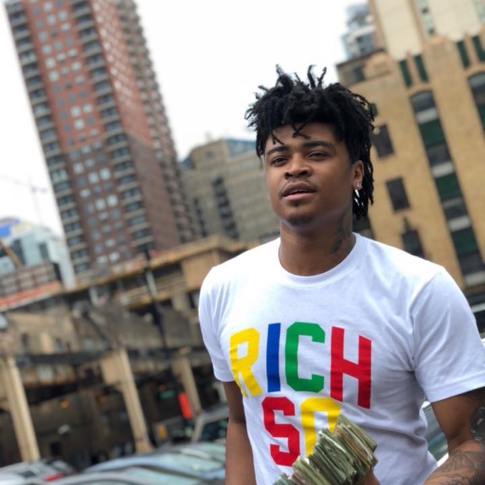 Meet your Posher, Laquas
